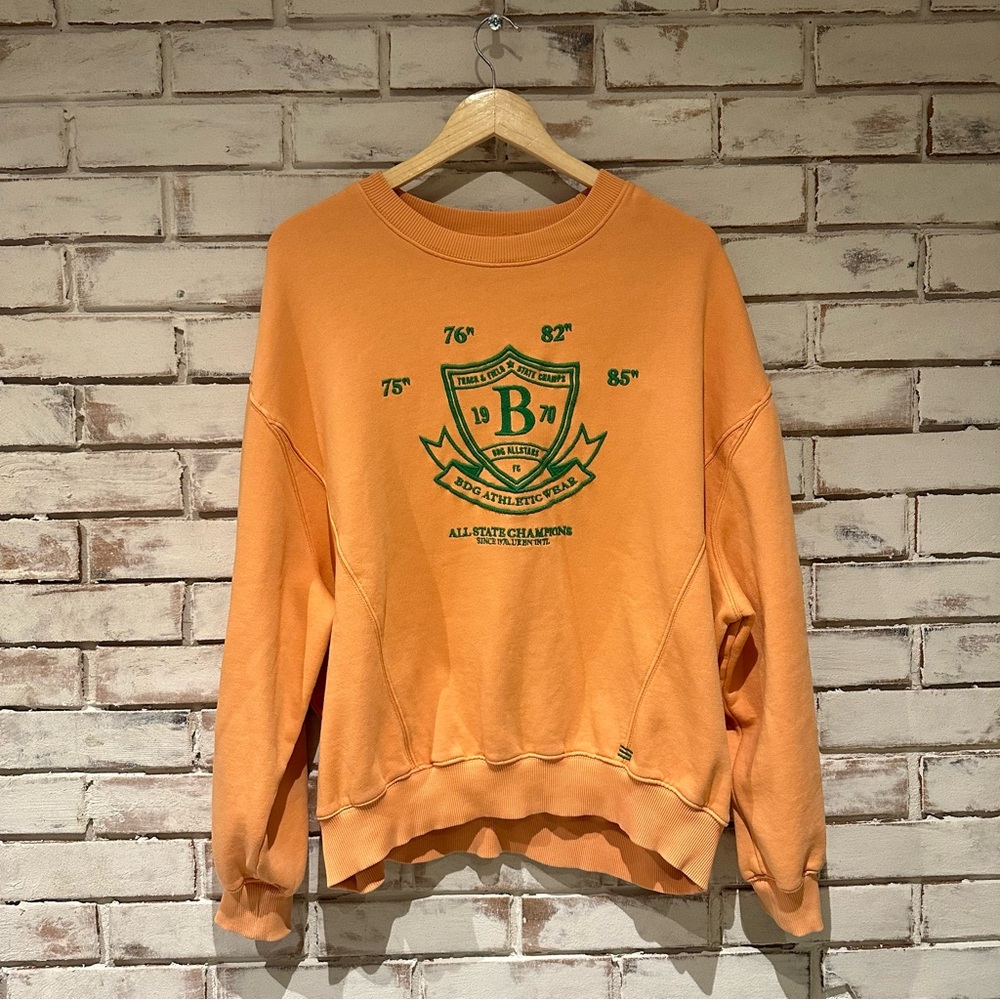 BDG wilder crew neck oversized sweatshirt size small